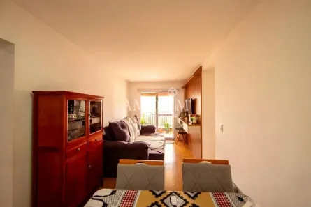 Apartamento com 3 Quartos para alugar, 76m² no Jardim Tupanci, Barueri