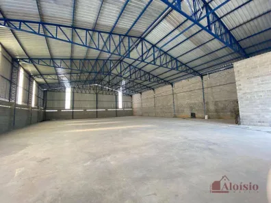 Galpão / Depósito / Armazém para alugar, 900m² no Piracangaguá, Taubaté