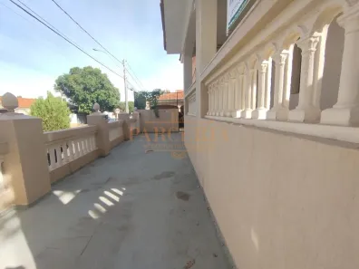 Prédio Inteiro com 4 Quartos para venda ou aluguel, 281m² no Centro, Araçatuba