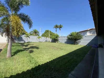 Fazenda / Sítio / Chácara com 4 Quartos para alugar, 960m² no Chácara Lucília, Americana