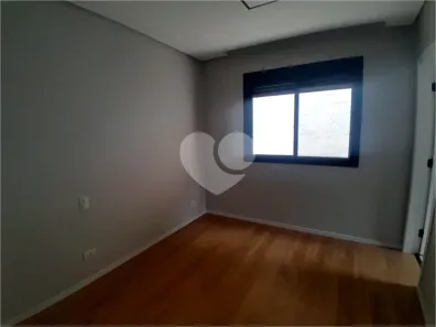 Casa de Condomínio com 3 Quartos para venda ou aluguel, 180m² no Cumbari, Mairiporã