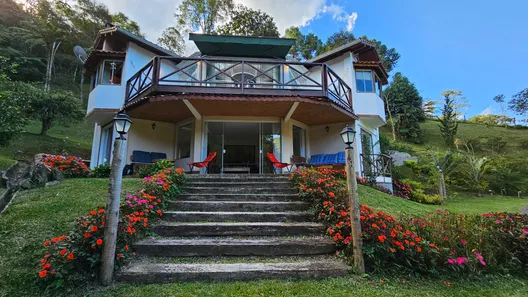 Sobrado com 3 Quartos à venda, 230m² no Visconde de Mauá, Resende