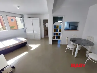 Kitnet com 1 Quarto para alugar, 35m² no Carvoeira, Florianópolis