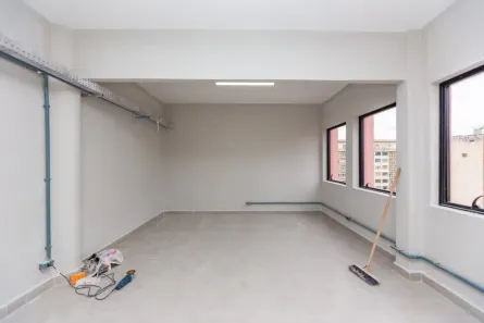 Conjunto Comercial / Sala para alugar, 26m² no Centro, Curitiba