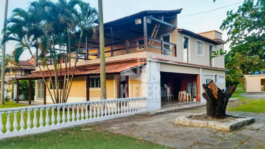 Fazenda / Sítio / Chácara com 3 Quartos à venda, 200m² no Ubatiba, Maricá