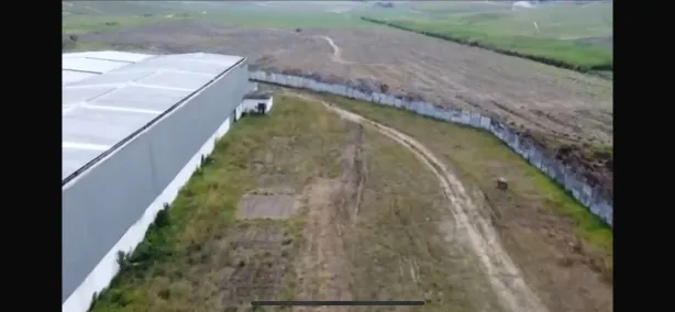 Galpão / Depósito / Armazém para alugar, 20000m² no Centro, Escada