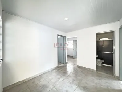 Casa com 3 Quartos para alugar, 94m² no Conjunto Habitacional Sanenge III, Maringá