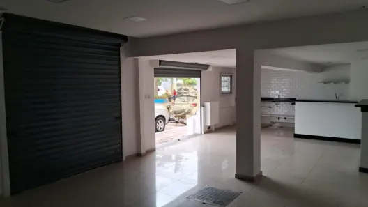 Loja / Salão / Ponto Comercial para alugar, 90m² no Centro, Macaé