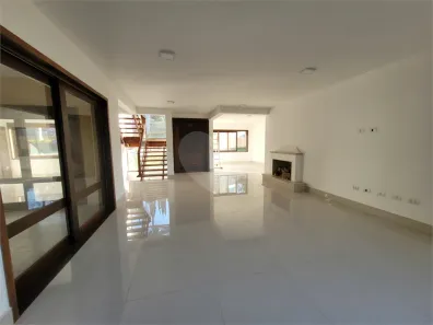 Casa de Condomínio com 3 Quartos para alugar, 400m² no Roseira, Mairiporã