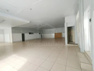 Loja / Salão / Ponto Comercial para alugar, 320m² no Chácara Braz Miraglia, Jaú