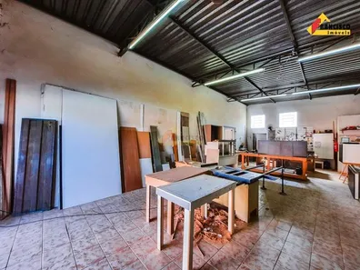 Galpão / Depósito / Armazém à venda, 100m² no Jardim Candelária, Divinópolis