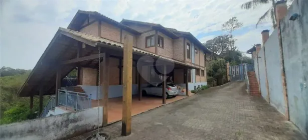 Casa de Condomínio com 5 Quartos para venda ou aluguel, 468m² no Caraguatá, Mairiporã