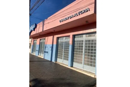 Galpão / Depósito / Armazém à venda, 300m² no São Benedito, Uberaba