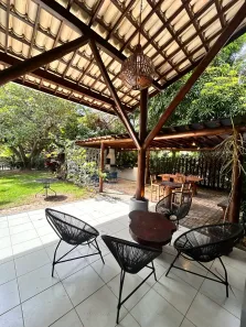 Casa de Condomínio com 4 Quartos para alugar, 190m² no Busca Vida (Abrantes), Camaçari