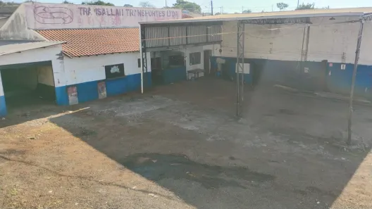Terreno / Lote / Condomínio para venda ou aluguel, 1300m² no Jardim José Favaro, Cambé