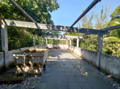 Fazenda / Sítio / Chácara com 8 Quartos à venda, 200m² no Vale das Pedrinhas, Guapimirim