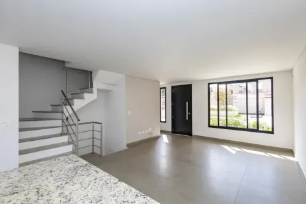 Sobrado com 3 Quartos para alugar, 157m² no Jardim Social, Curitiba