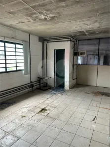 Galpão / Depósito / Armazém para venda ou aluguel, 1350m² no Cidade Alegria, Resende