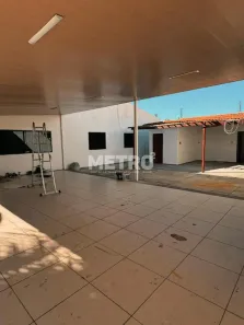 Loja / Salão / Ponto Comercial com 2 Quartos para alugar, 438m² no Caminho do Sol, Petrolina