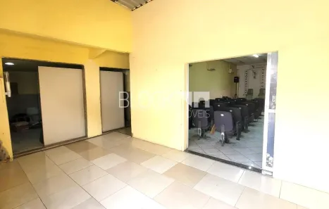 Galpão / Depósito / Armazém à venda, 550m² no Marechal Hermes, Rio de Janeiro