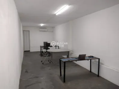Galpão / Depósito / Armazém à venda, 200m² no Dois de Julho, Camaçari