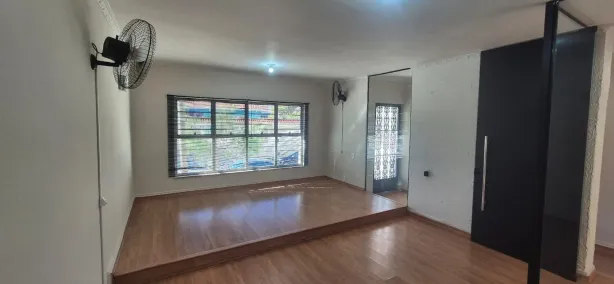 Casa Comercial com 3 Quartos para alugar, 200m² no Vila Independência, Sorocaba
