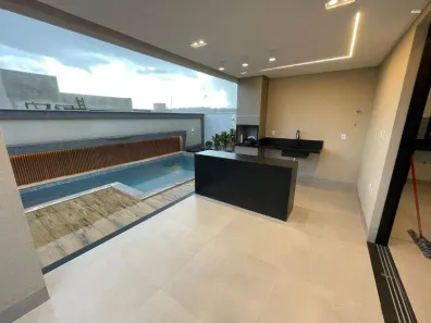 Sobrado com 4 Quartos à venda, 213m² no Jardins Capri, Senador Canedo