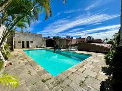 Sobrado com 4 Quartos para venda ou aluguel, 465m² no Centro, Diadema