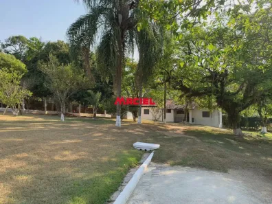 Fazenda / Sítio / Chácara com 4 Quartos à venda, 300m² no Chácara Marambaia, Caçapava