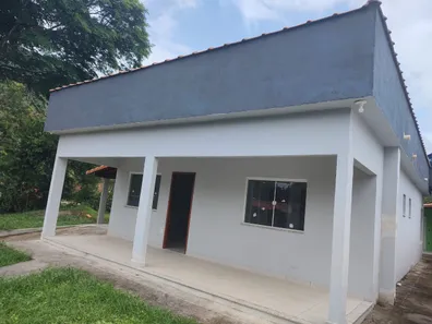 Fazenda / Sítio / Chácara com 2 Quartos à venda, 2000m² no Papucaia, Cachoeiras de Macacu