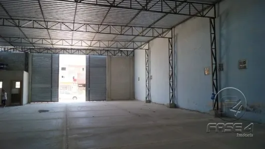 Galpão / Depósito / Armazém à venda, 360m² no Vila Julieta, Resende
