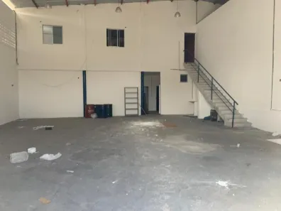 Galpão / Depósito / Armazém à venda, 600m² no Jardim América, Cabedelo