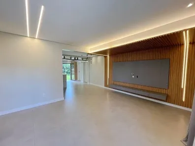 Casa com 3 Quartos para alugar, 200m² no Presidente Médici, Chapecó