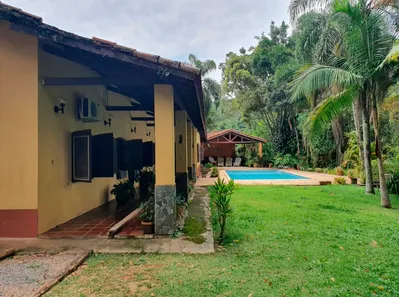 Fazenda / Sítio / Chácara com 6 Quartos à venda, 10000m² no , Jarinu