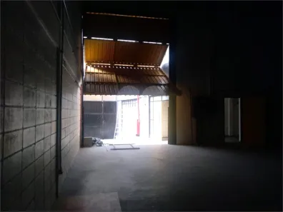 Galpão / Depósito / Armazém com 12 Quartos para venda ou aluguel, 2021m² no Jardim Iracema/Aldeia, Barueri
