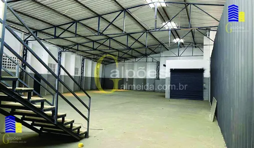 Galpão / Depósito / Armazém para alugar, 635m² no Jardim São Miguel, Taboão da Serra