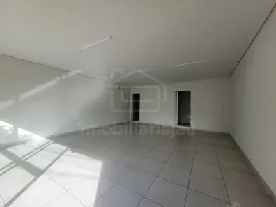Loja / Salão / Ponto Comercial para alugar, 50m² no Chácara Braz Miraglia, Jaú