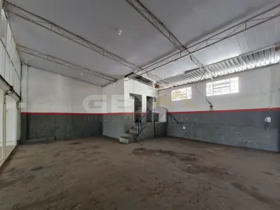 Galpão / Depósito / Armazém com 3 Quartos à venda, 380m² no Catalão, Divinópolis