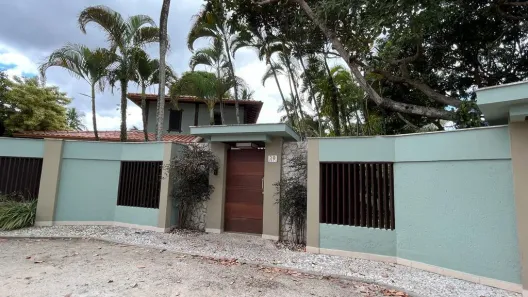Sobrado com 3 Quartos para venda ou aluguel, 250m² no , Porto Seguro