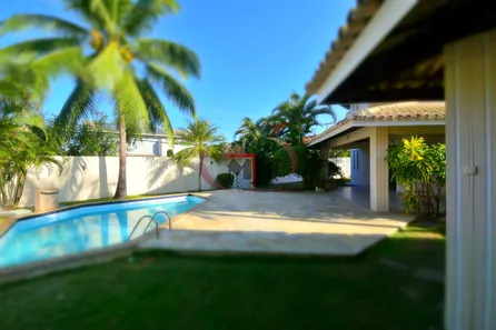 Casa de Condomínio com 4 Quartos para venda ou aluguel, 221m² no Buraquinho, Lauro de Freitas
