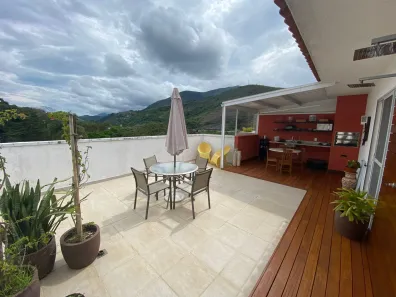 Cobertura com 4 Quartos à venda, 178m² no Itaipava, Petrópolis