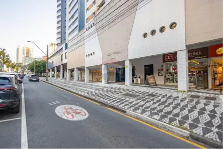 Loja / Salão / Ponto Comercial à venda, 60m² no Água Verde, Curitiba