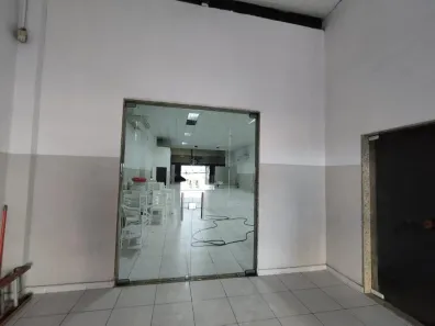 Galpão / Depósito / Armazém para alugar, 670m² no Centro, Belford Roxo