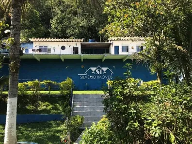 Fazenda / Sítio / Chácara com 7 Quartos à venda, 180m² no Parque Duque, Duque de Caxias