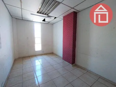 Prédio Inteiro para alugar, 747m² no Centro, Bragança Paulista