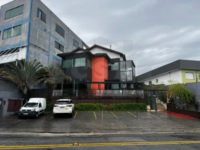 Prédio Inteiro para alugar, 260m² no Jaguaré, São Paulo