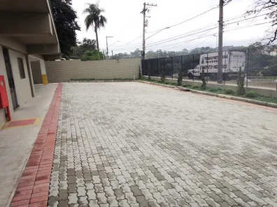 Prédio Inteiro para alugar, 1634m² no Vila Santo Antônio, Cotia