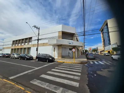 Prédio Inteiro para venda ou aluguel, 1450m² no Centro, Bauru