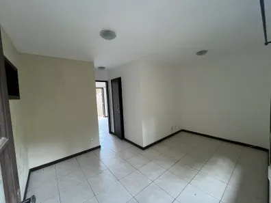 Casa de Condomínio com 1 Quarto para alugar, 40m² no Castelanea, Petrópolis