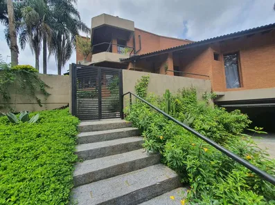 Casa de Condomínio com 5 Quartos para venda ou aluguel, 850m² no Nova Fazendinha, Carapicuíba